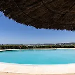 Ground Floor, 2 Bedroom @ Hills Apartamento *