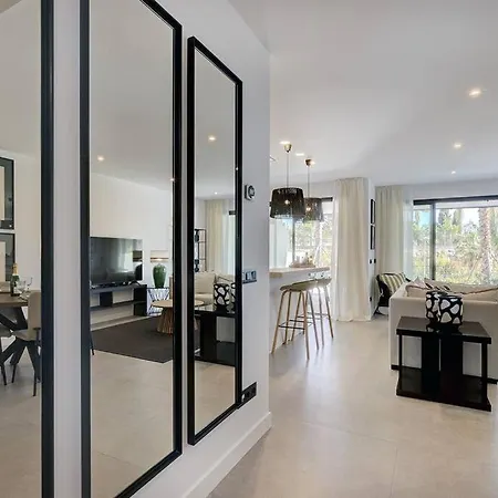 Ground Floor, 2 Bedroom @ Hills Apartamento