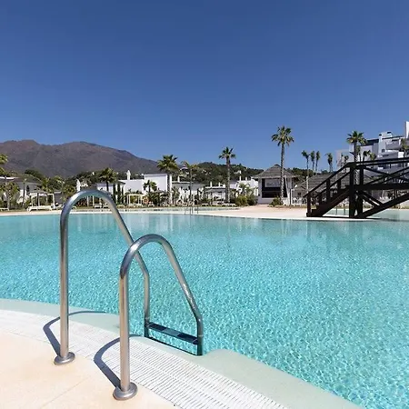 Ground Floor, 2 Bedroom @ Hills Apartamento *