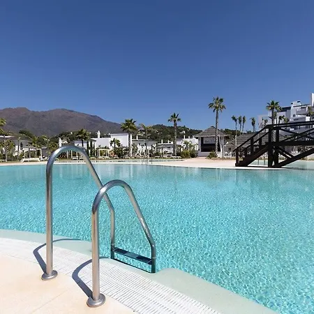 Ground Floor, 2 Bedroom @ Hills Apartamento *
