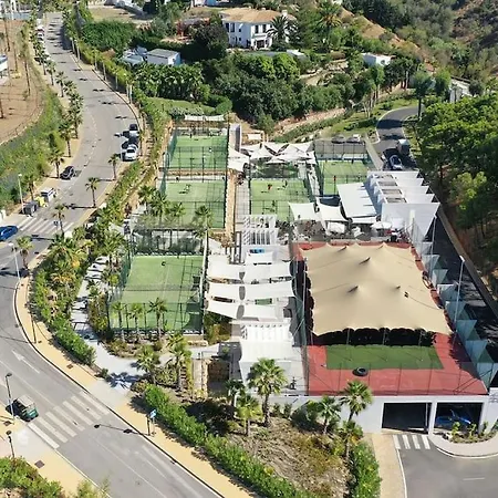 Ground Floor, 2 Bedroom @ Hills Apartamento