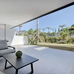 Ground Floor, 2 Bedroom @ Hills 아파트