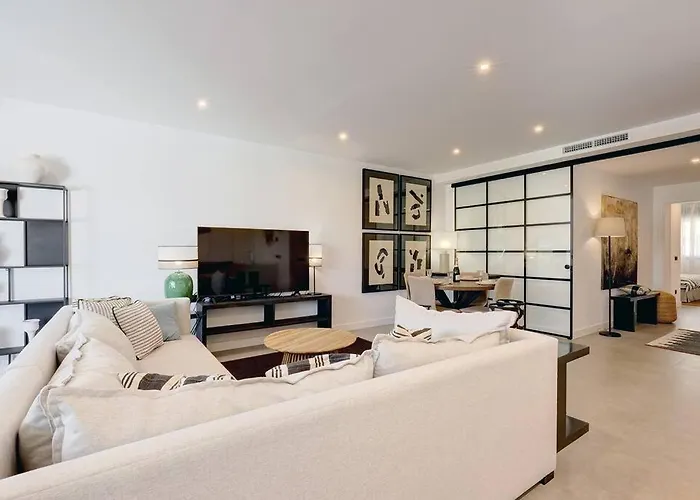 Апартаменты Ground Floor, 2 Bedroom @ Hills