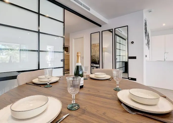 Апартаменты Ground Floor, 2 Bedroom @ Hills *